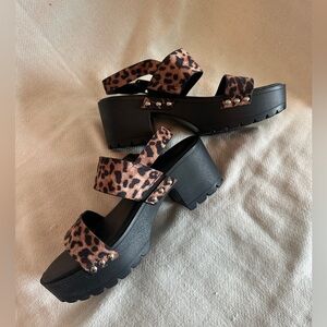 Torrid 10ww Leopard Print Platform Sandals - Black Sole excellent condition